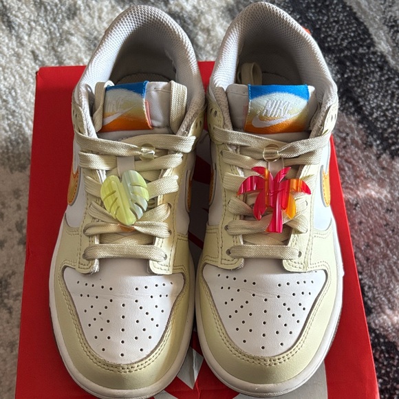 Nike Other - Girls 3.5 youths Dunks